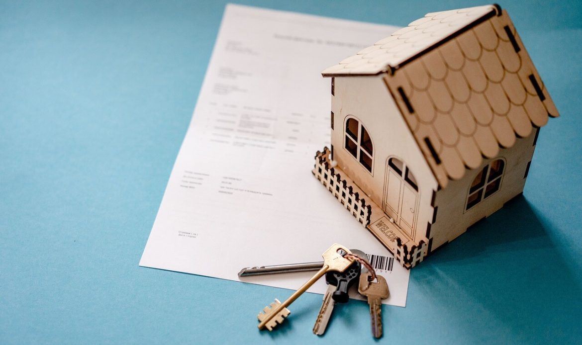 Reasons why real estate is a smart investment in 2025 for real estate investors seeking financing.