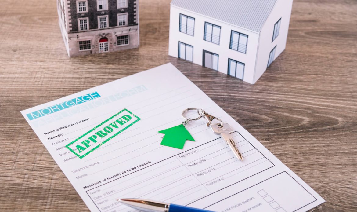 comparing the mortgage options for buying the new home